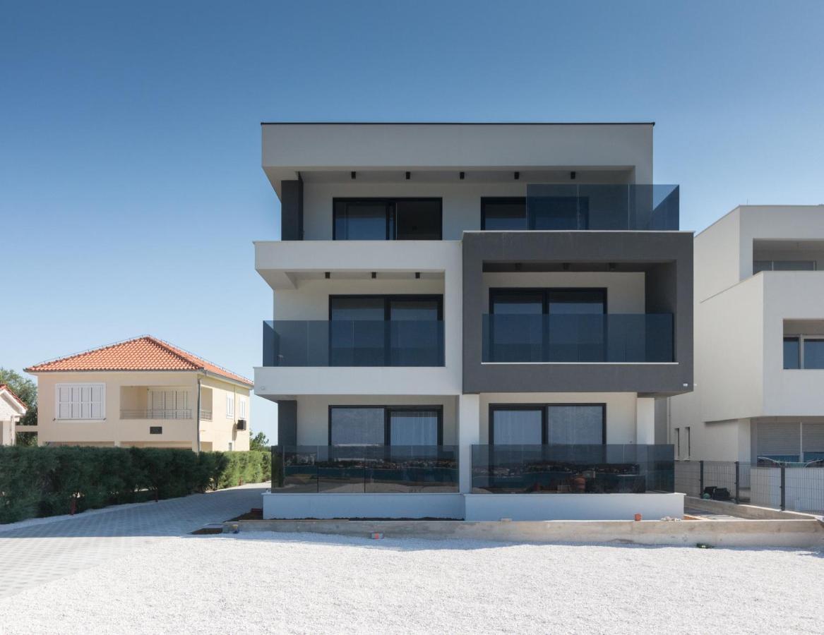 Luxury Beachfront Villa Crystal Aenona - By Ta Leut Agency Nin Buitenkant foto