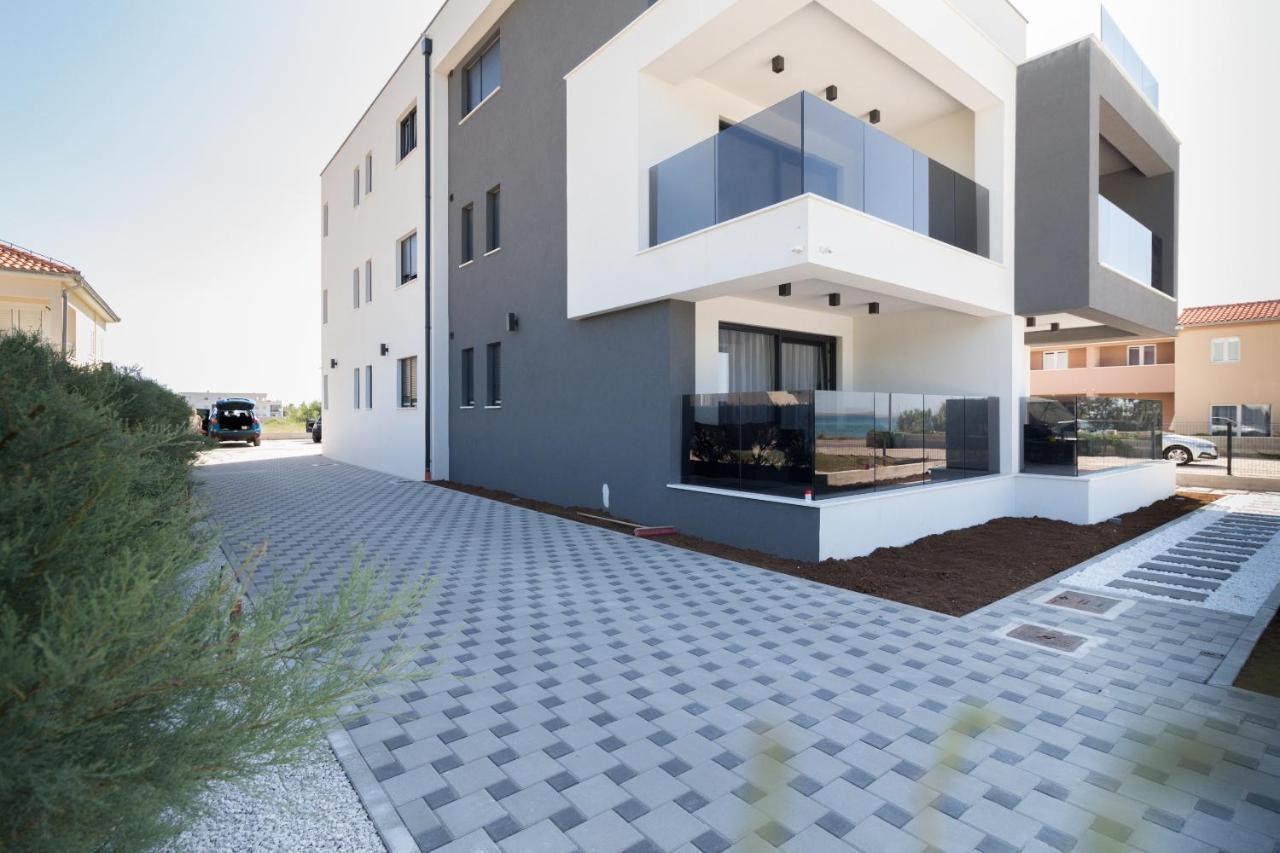 Luxury Beachfront Villa Crystal Aenona - By Ta Leut Agency Nin Buitenkant foto