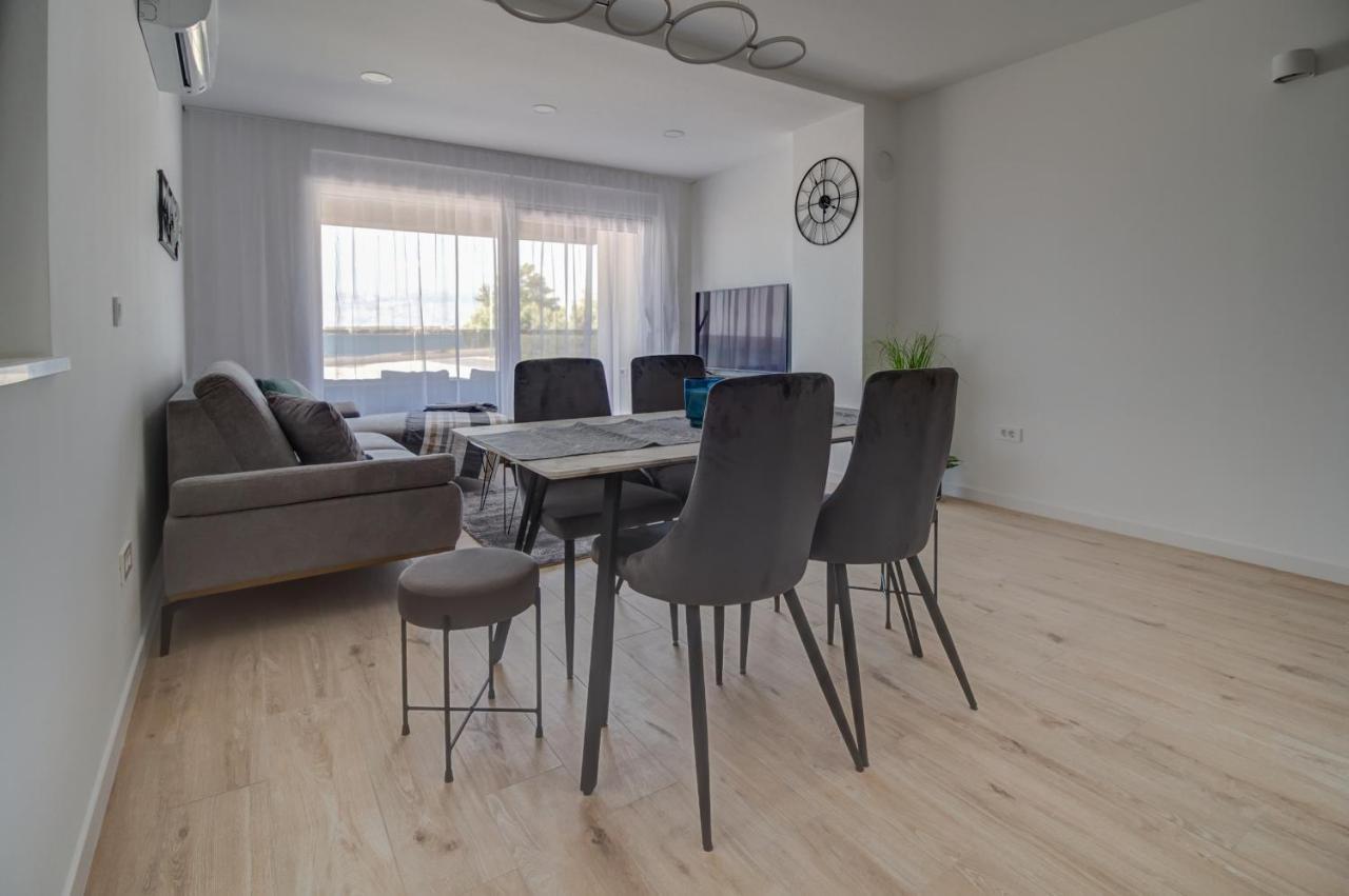 Luxury Beachfront Villa Crystal Aenona - By Ta Leut Agency Nin Buitenkant foto