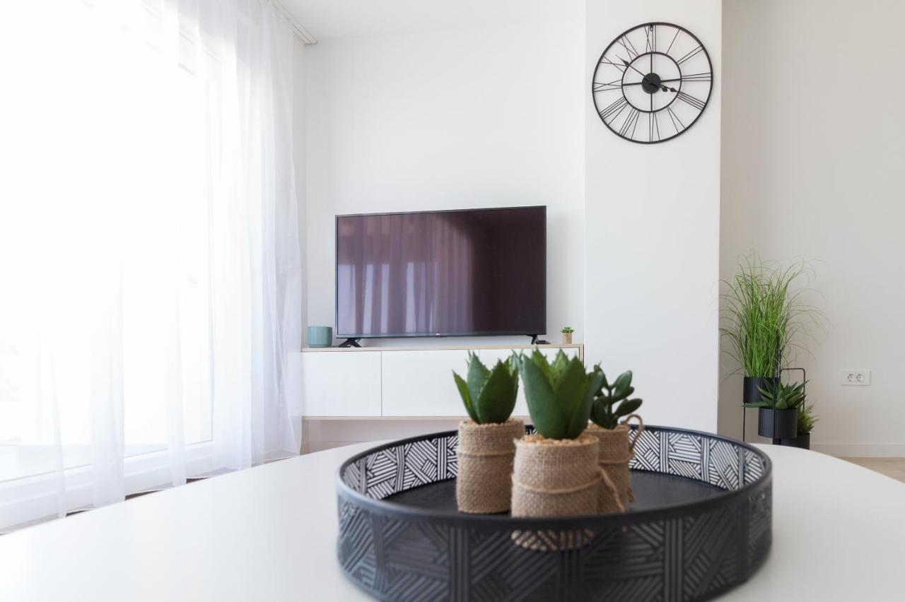 Luxury Beachfront Villa Crystal Aenona - By Ta Leut Agency Nin Buitenkant foto