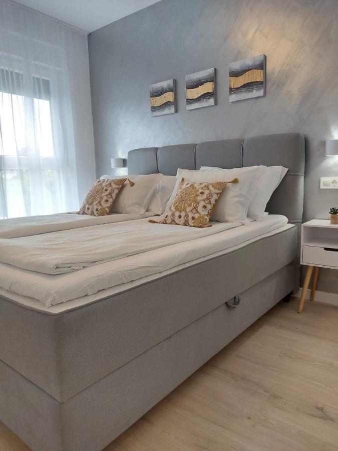 Luxury Beachfront Villa Crystal Aenona - By Ta Leut Agency Nin Buitenkant foto