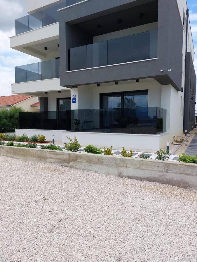 Luxury Beachfront Villa Crystal Aenona - By Ta Leut Agency Nin Buitenkant foto