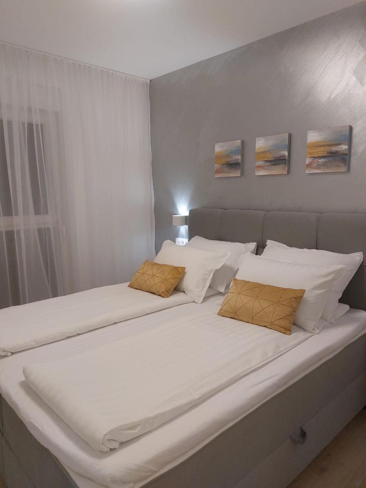 Luxury Beachfront Villa Crystal Aenona - By Ta Leut Agency Nin Buitenkant foto